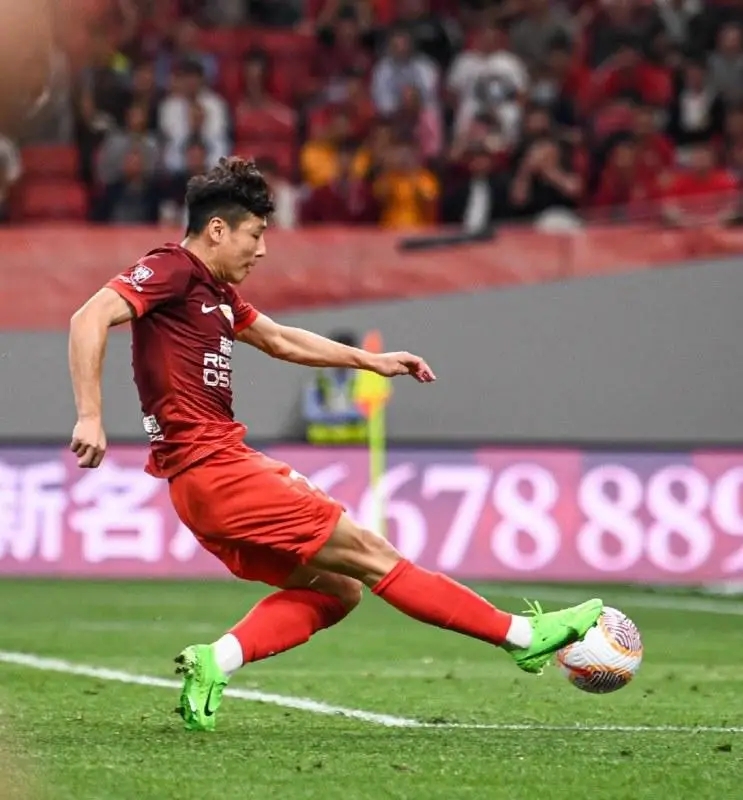 关于国际比赛日中超焦点战；印第安纳步行者门线救险；引发热议；控场能力受关注的信息